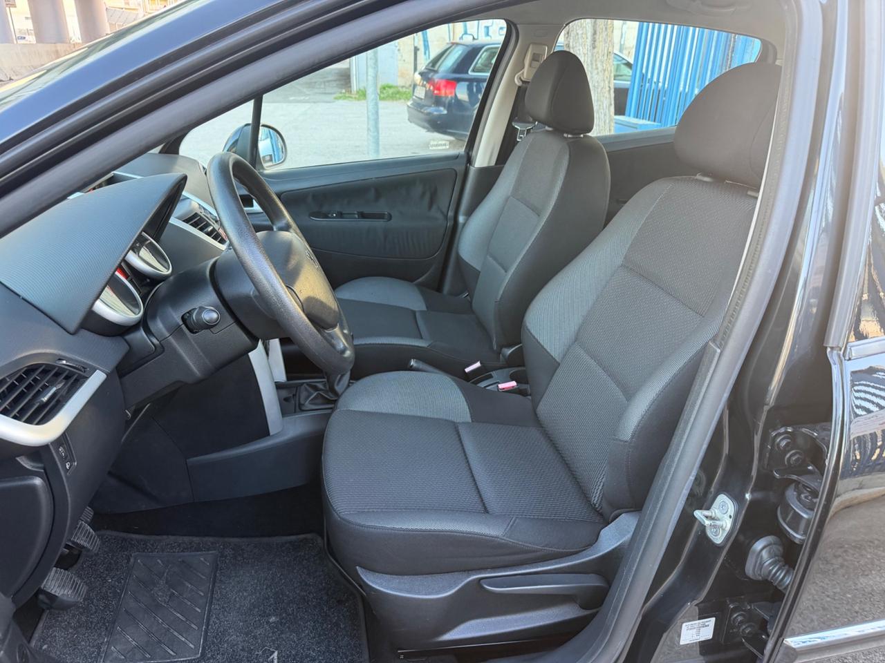 Peugeot 207 1.4 HDi 70 cavalli 2014
