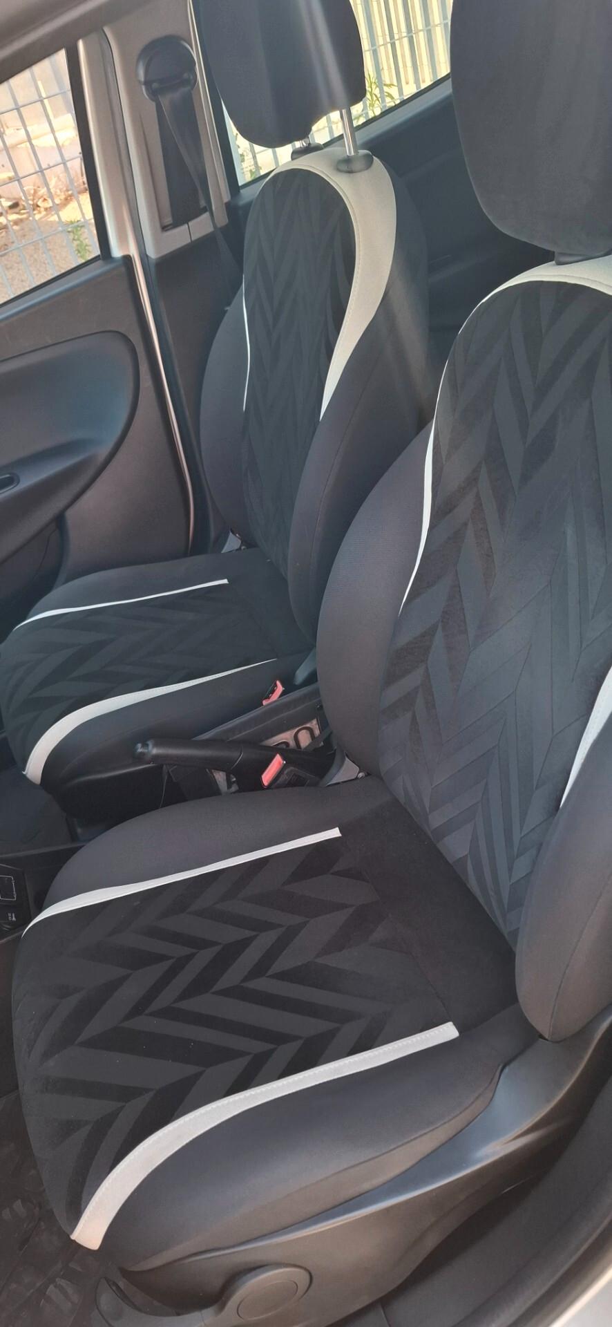 Lancia Ypsilon 1.3 MJT 16V 95 CV 5 porte S&S Silver