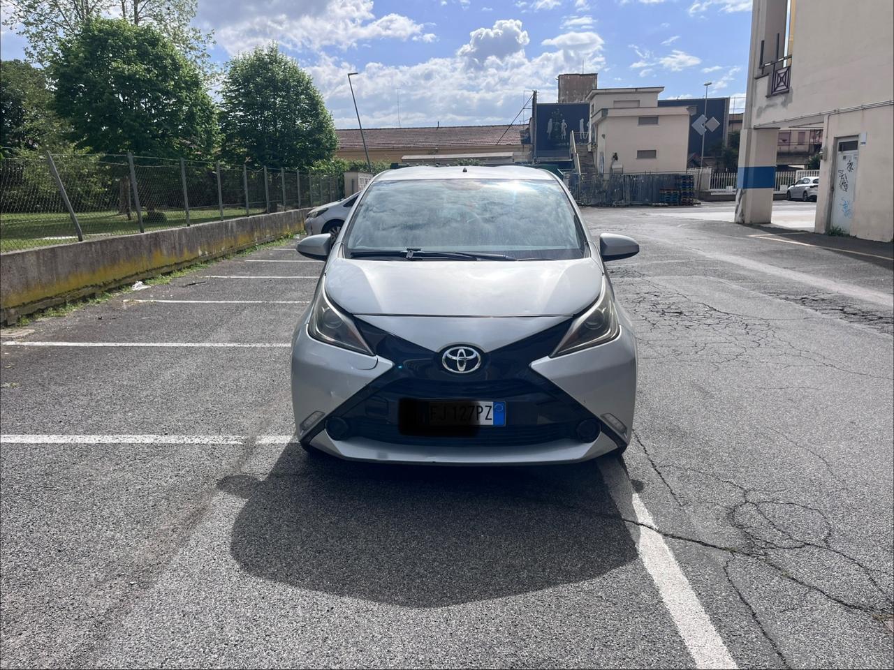 Toyota Aygo 1.0 VVT-i 69 CV 5 porte x-play TSS