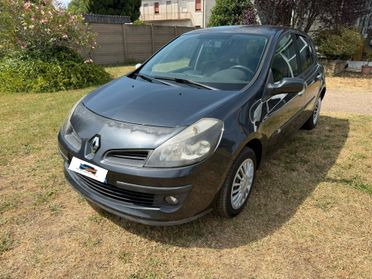 Renault Clio 1.2 1 5 porte Le Iene
