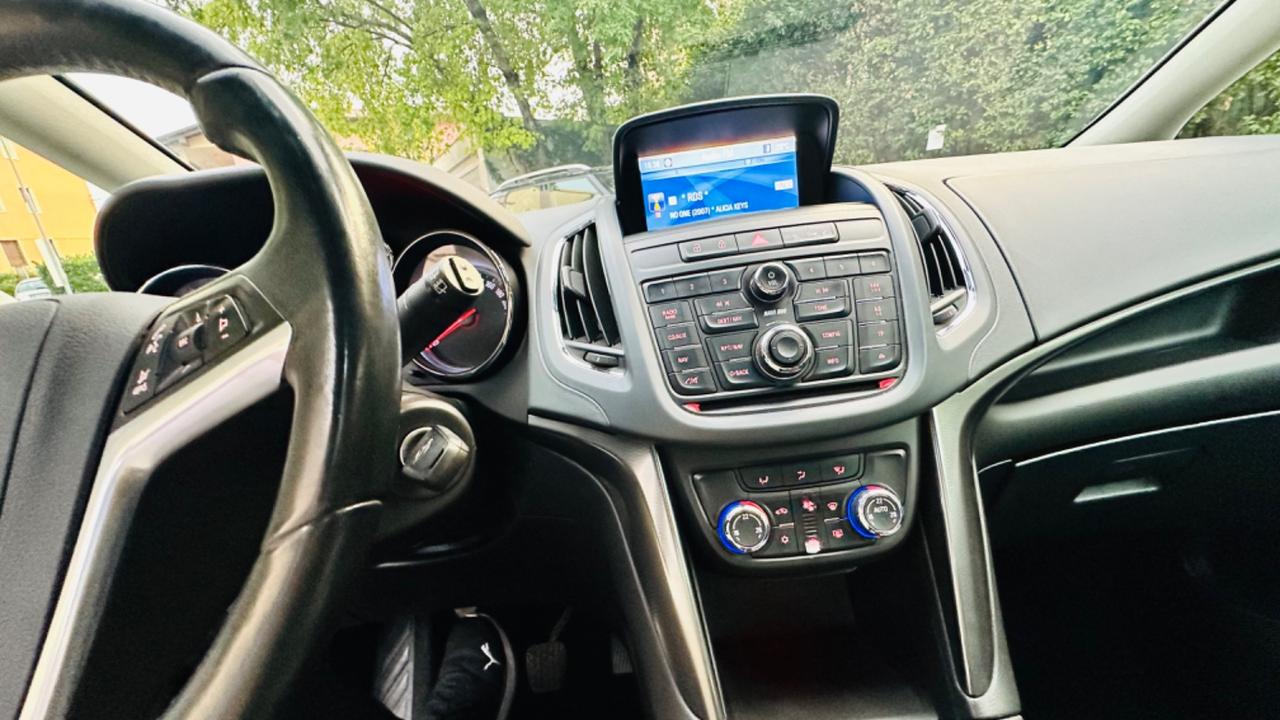 Opel Zafira Tourer 2.0 CDTi 130CV. 7 posti. Multispazio