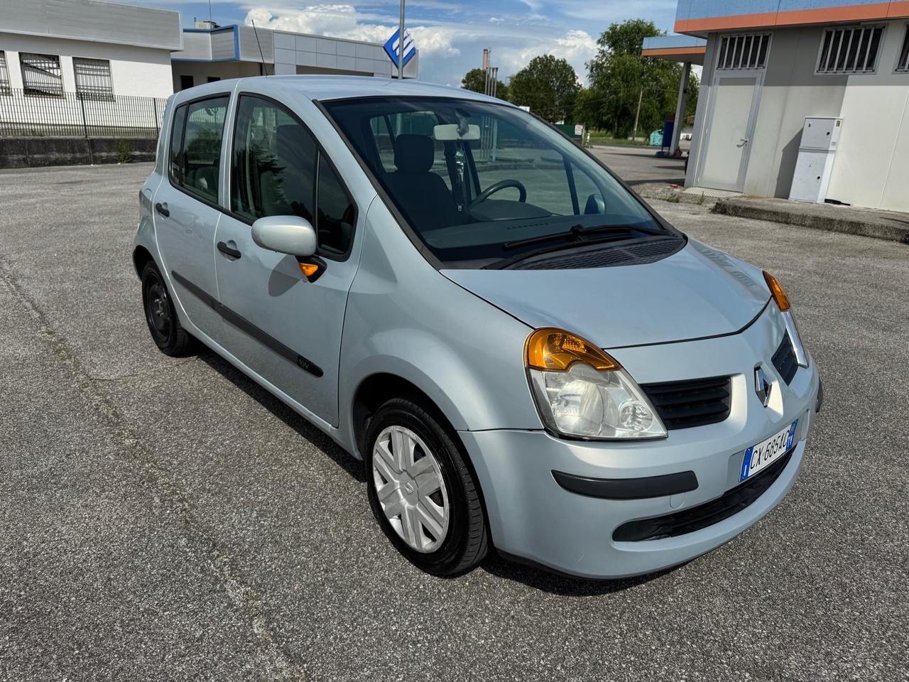Renault Modus 1.2 16V Luxe Privilège