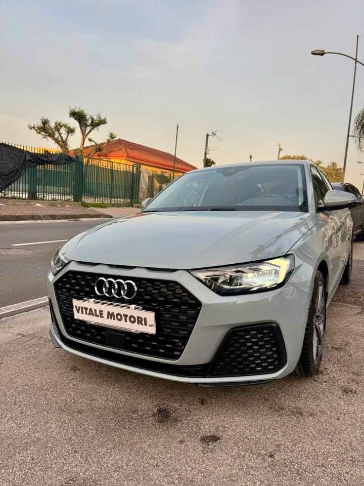 AUDI A1 SPORTBACK 30 TFSI Identity Black 110 CV