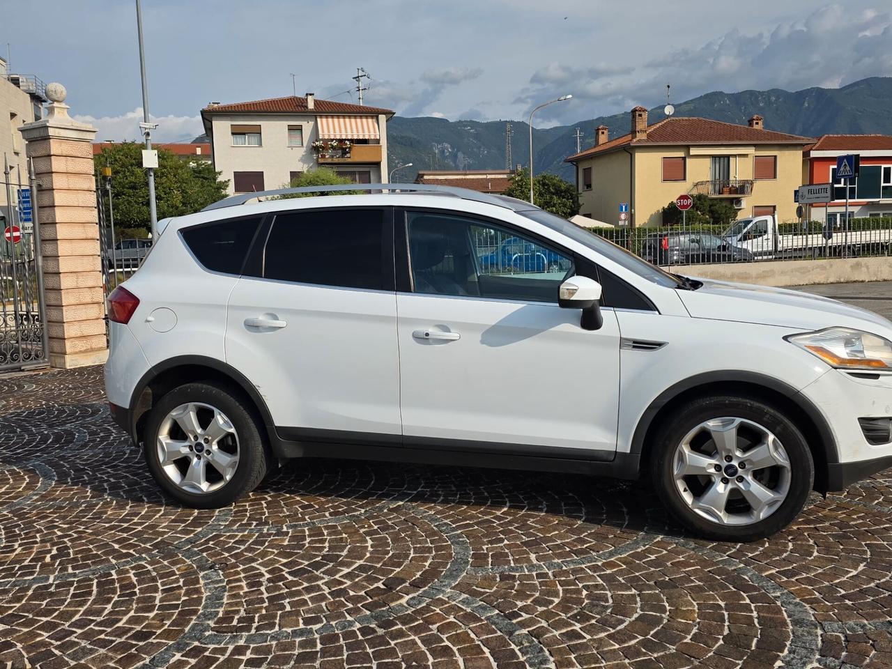 Ford Kuga 2.0 TDCi 136 CV 4WD Titanium DPF