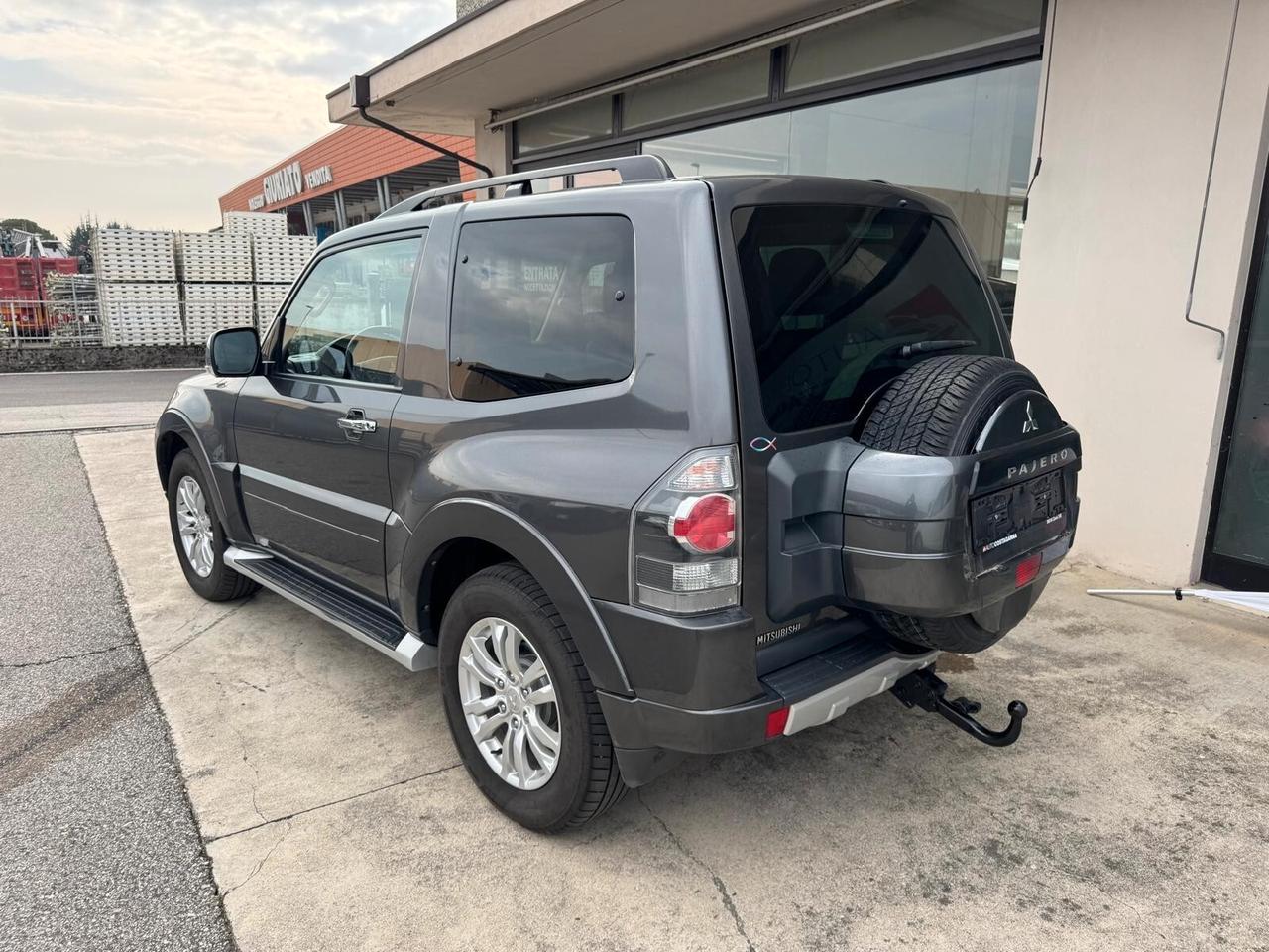 Mitsubishi Pajero 3.2 DI-D 16V aut. 3p. Intense DPF