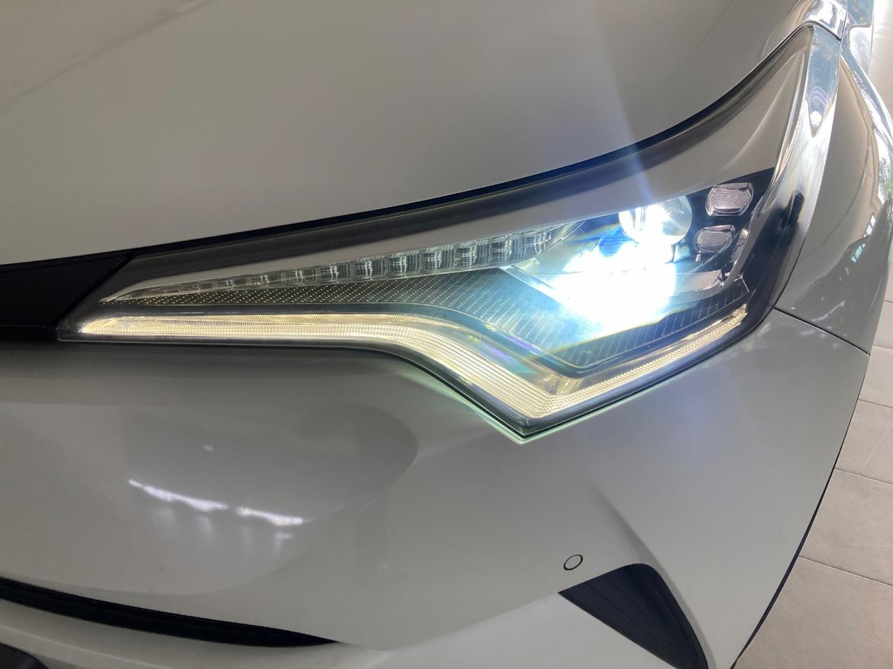 TOYOTA C-HR 1.8h Lounge 2wd e-cvt my18