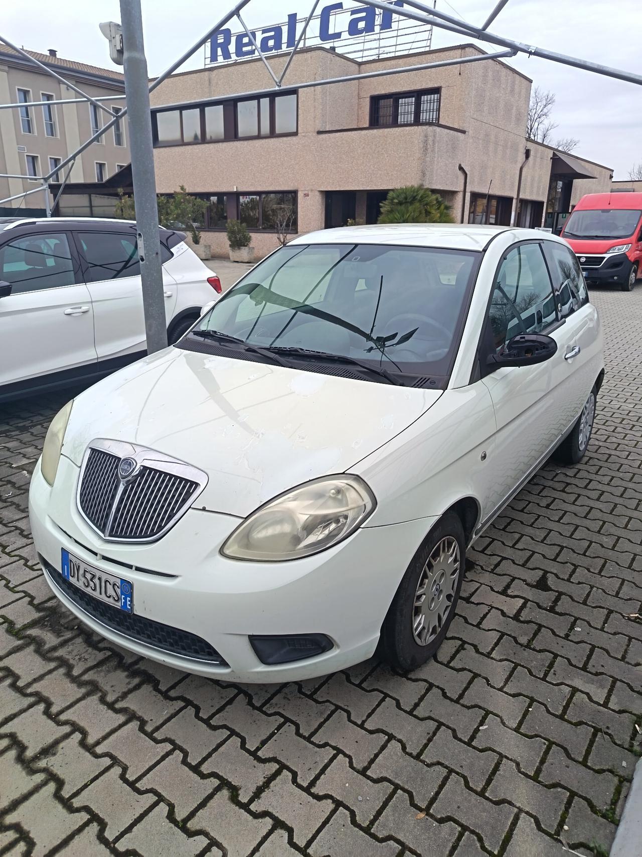 Lancia Ypsilon 1.4 gpl Argento