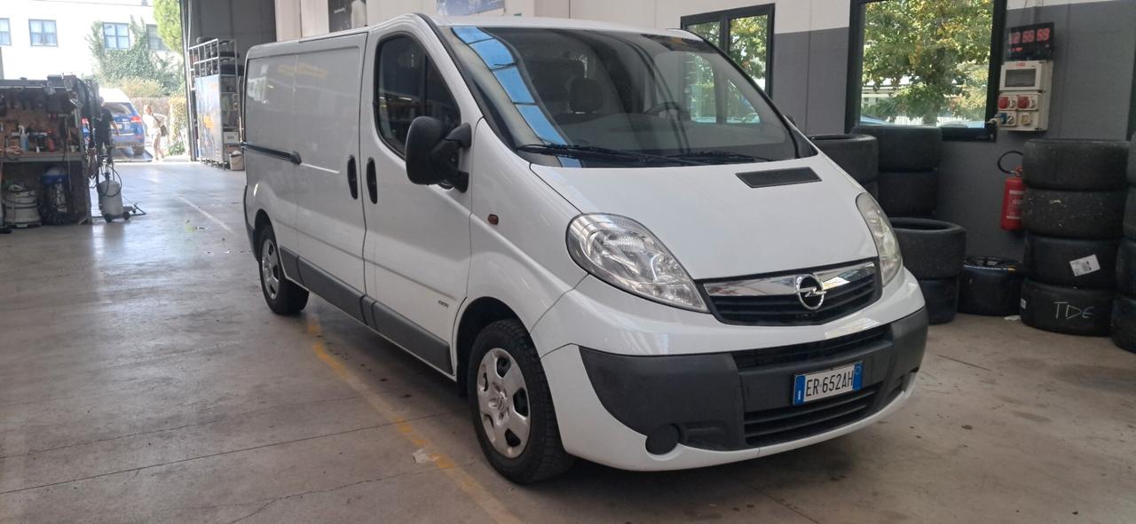 Opel Vivaro 2.0 cdti p.lungo