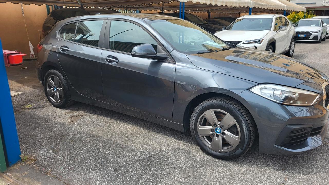 Bmw 116 116d 5p. Business Advantage