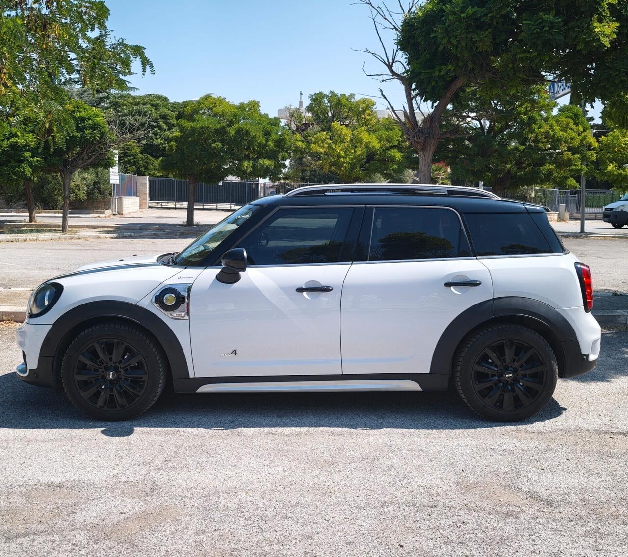 Mini Cooper S Countryman 1.5 Hype ALL4 136cv più 80 cv elettrico