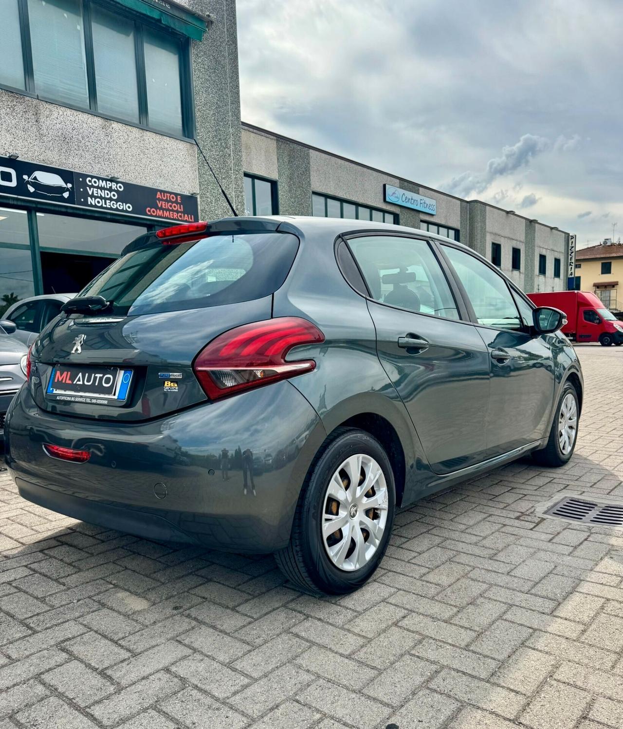 Peugeot 208 PureTech 82 5 porte Access - OK NEOPATENTATO