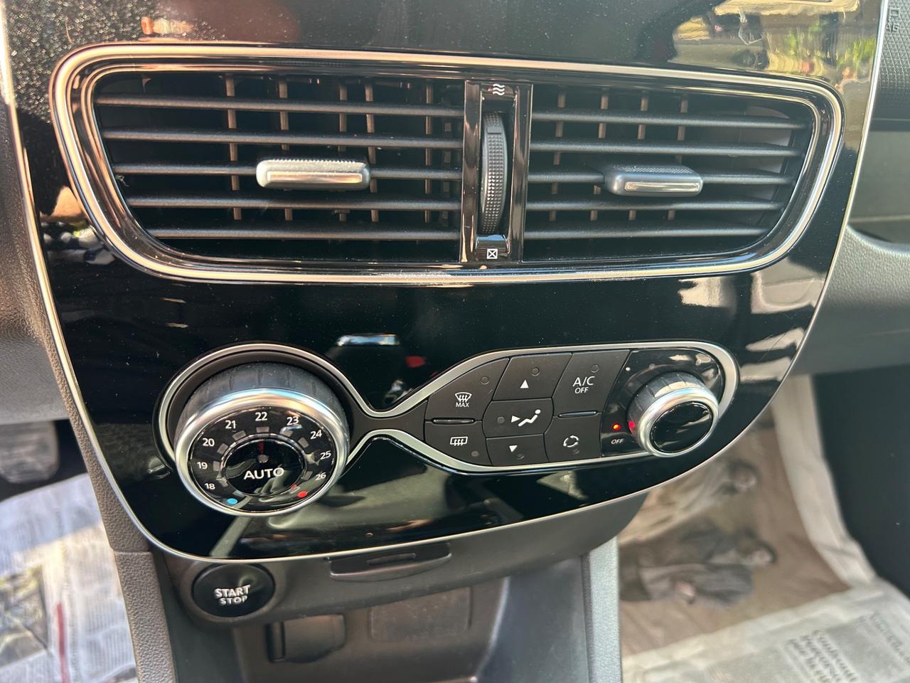 Renault Clio dCi 8V 90 CV 5 porte Moschino Life