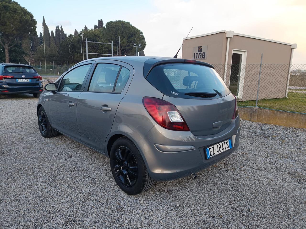Opel Corsa 1.2 85CV 5 porte GPL Tua a 79€ / Mese