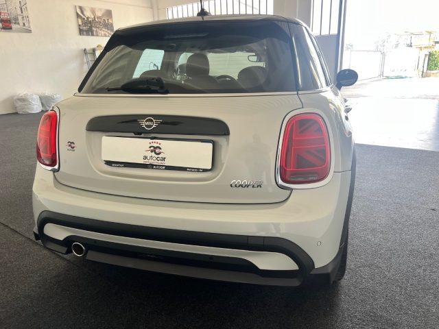 MINI Cooper 1.5 Cooper Business 5 porte