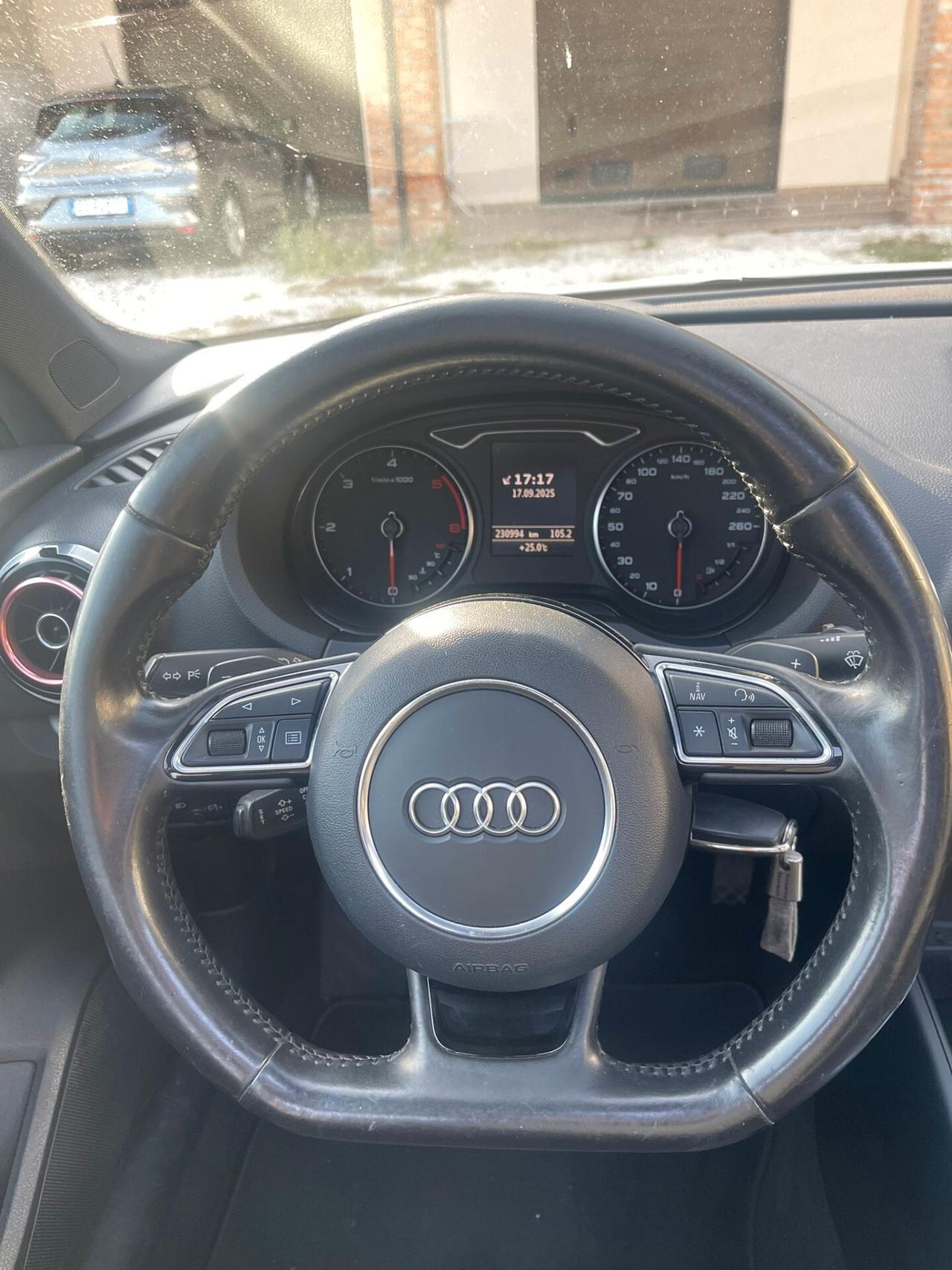 Audi A3 Sedan 1.6 TDI clean diesel S tronic Ambition