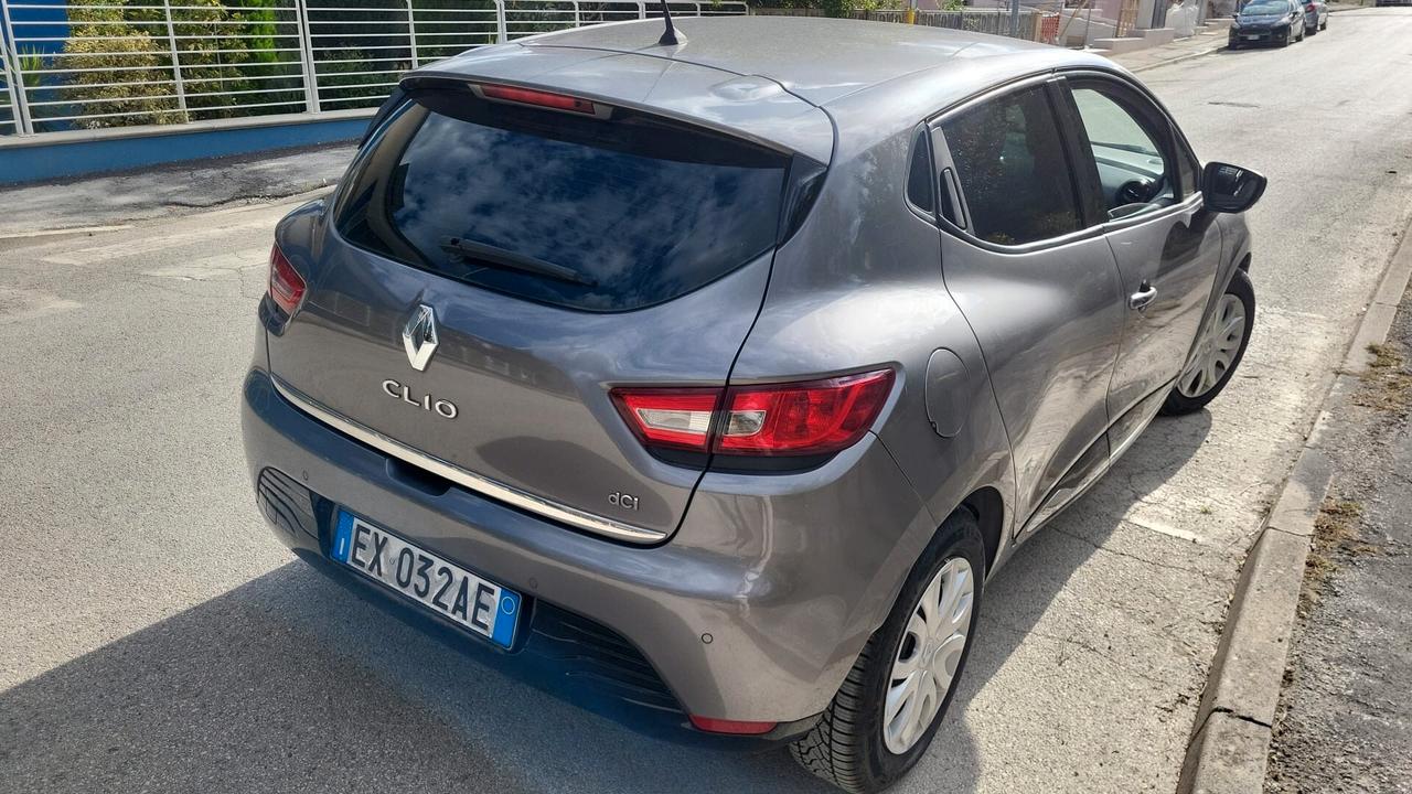 RENAULT CLIO 1,5 dCi-UNICA PROPRIET-4 REVISIONI