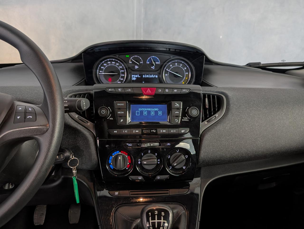 Lancia Ypsilon 1.0 Hybrid 70cv Silver Plus