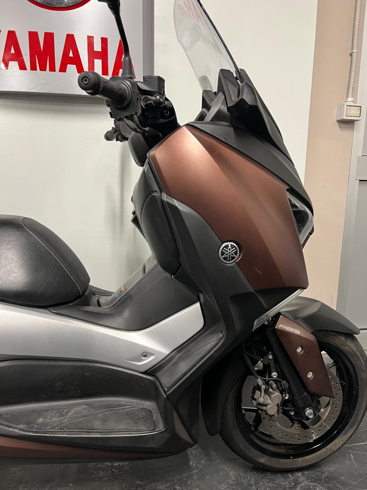 Yamaha X-Max 300
