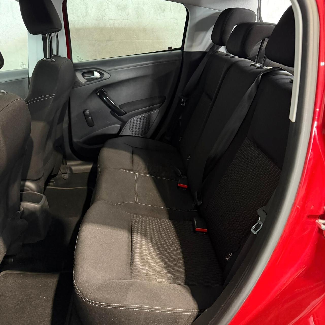 Peugeot 208 1.6 HDI ALLURE NEOPATENTATI