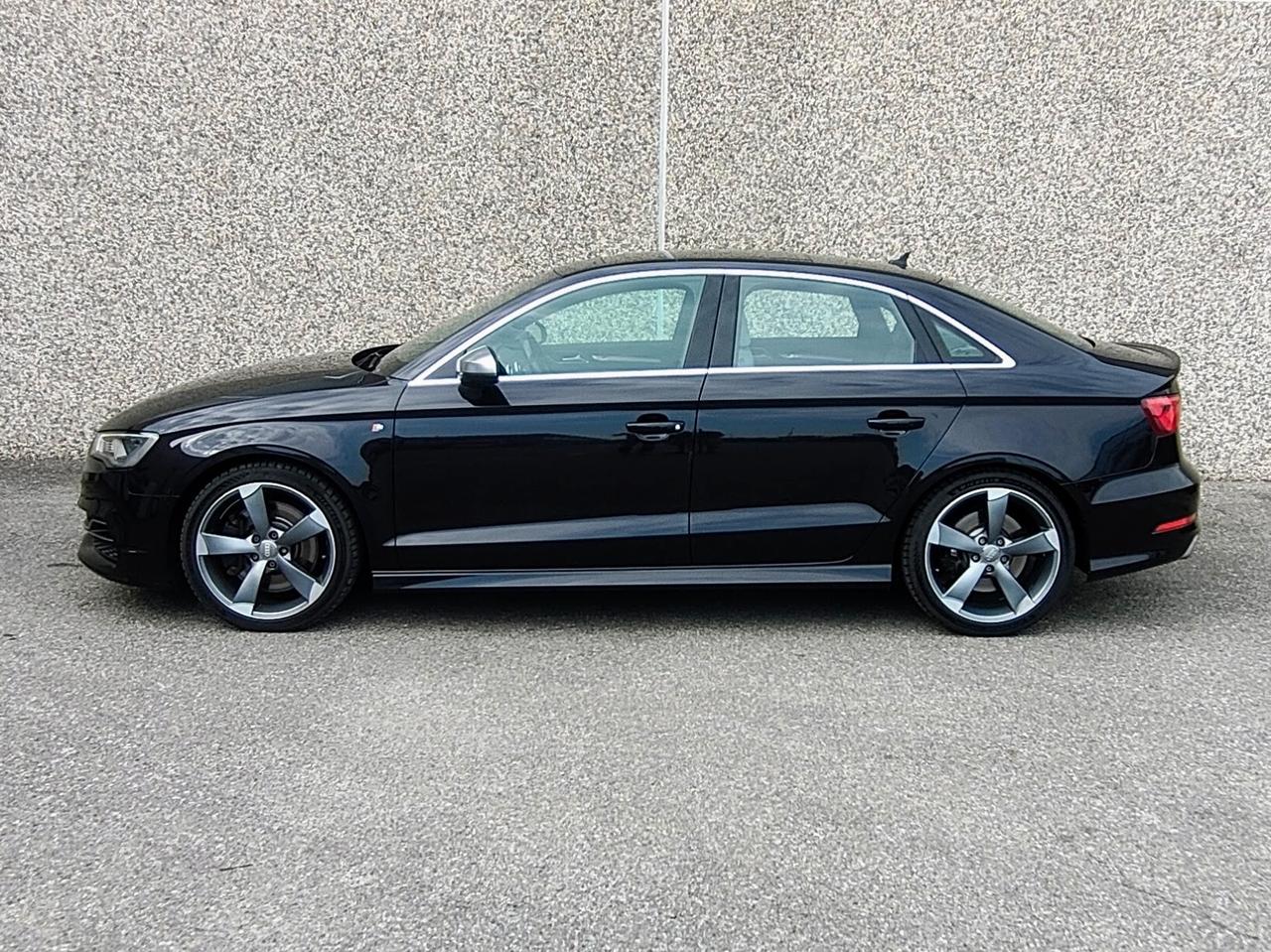 Audi A3 S3 300CV SEDAN