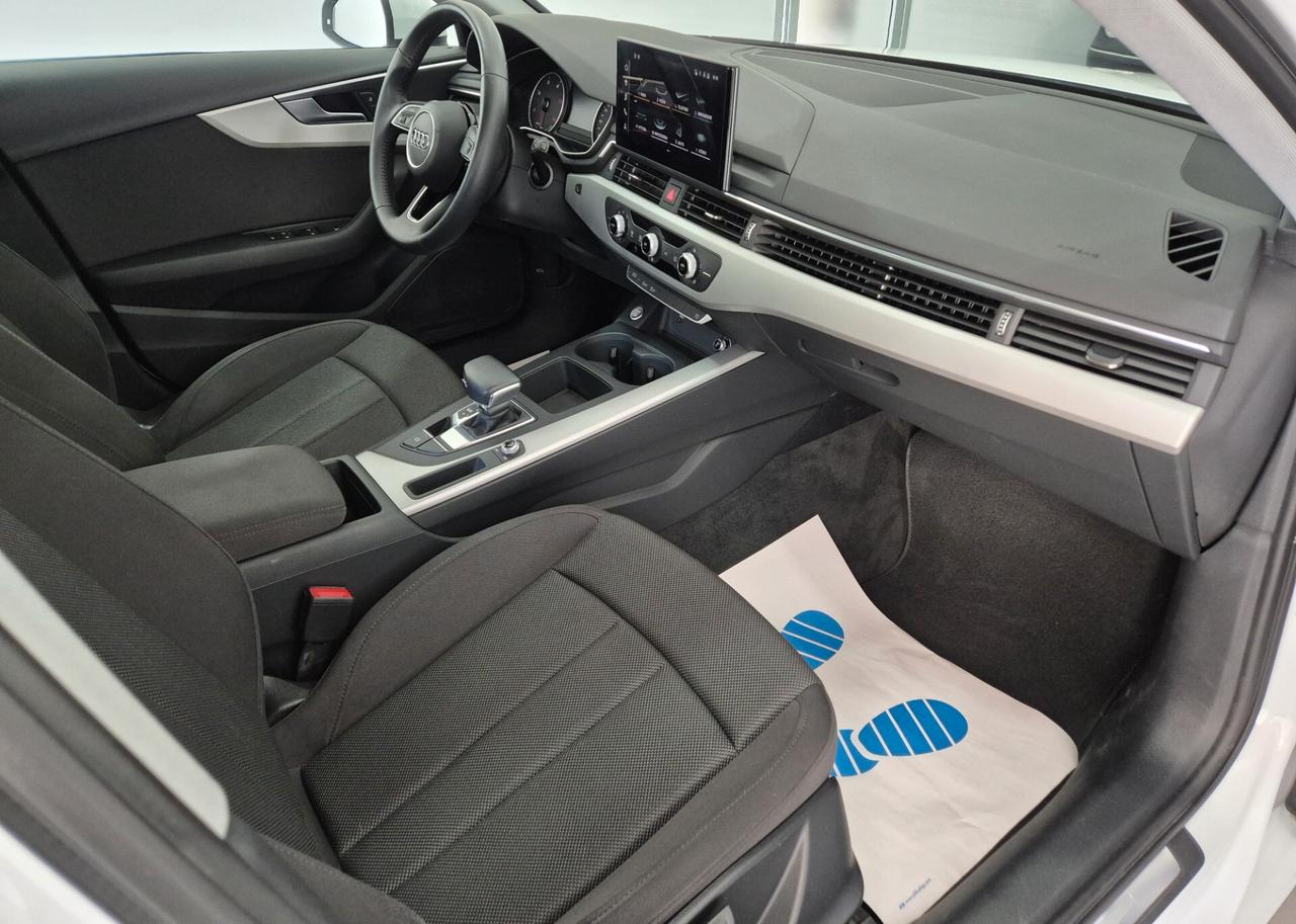 Audi A4 Avant 30 2.0 tdi 136cv S tronic