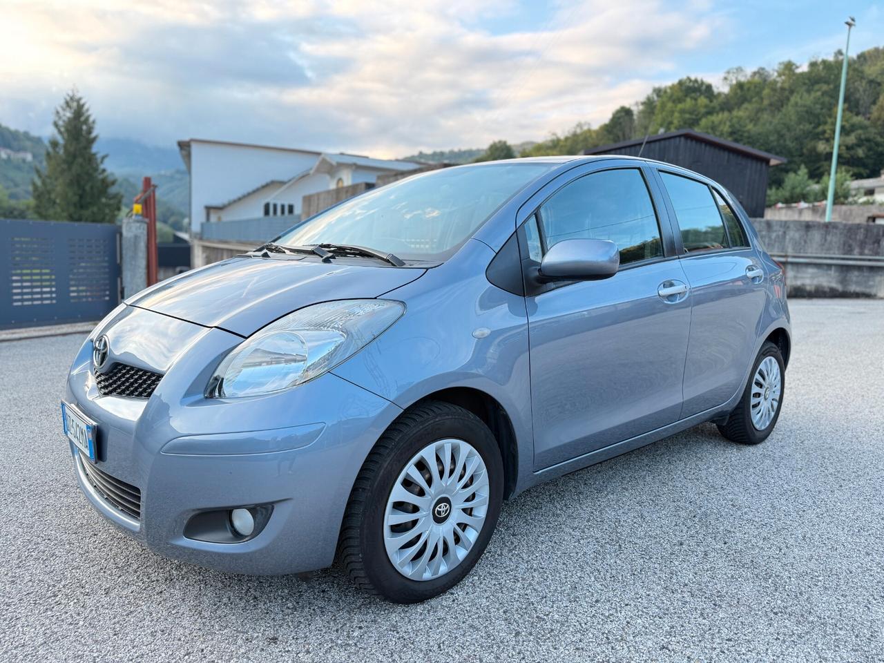 Toyota Yaris 1.3 5 porte Sol 100cv