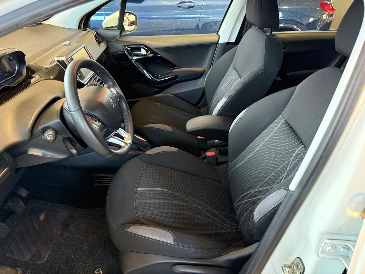 Peugeot 208 1.4 HDi 68 CV 5 porte Active UNICOPROP CINGHIA FATTA