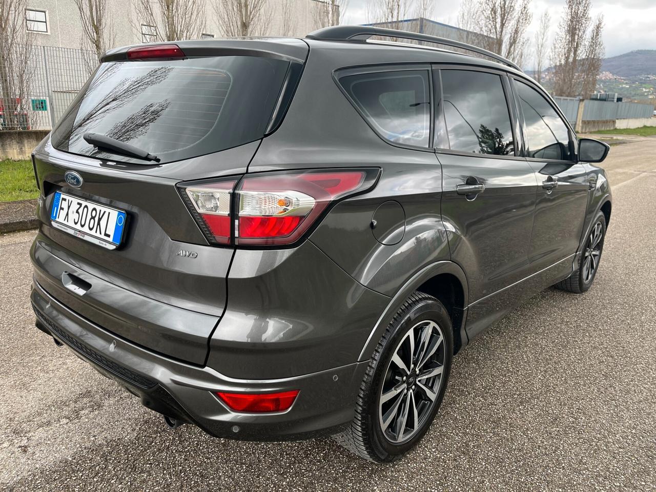 Ford Kuga 2.0 TDCI 150 cv 4WD Powershift ST-Line