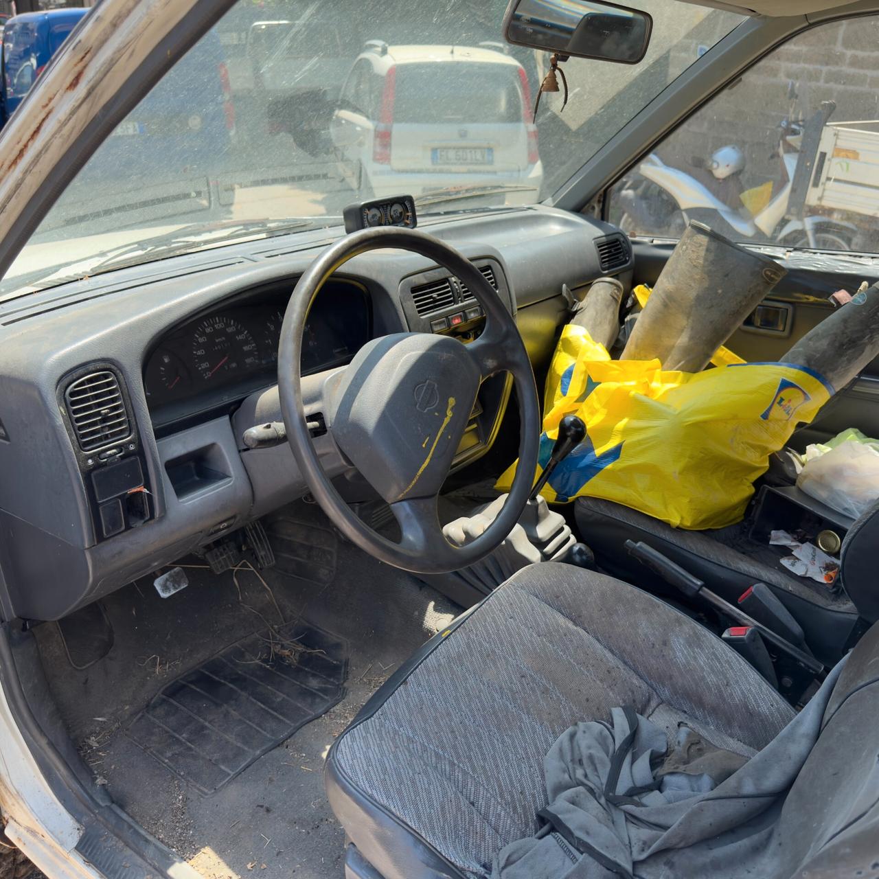 Nissan Pick Up king kab 2500 autocarro