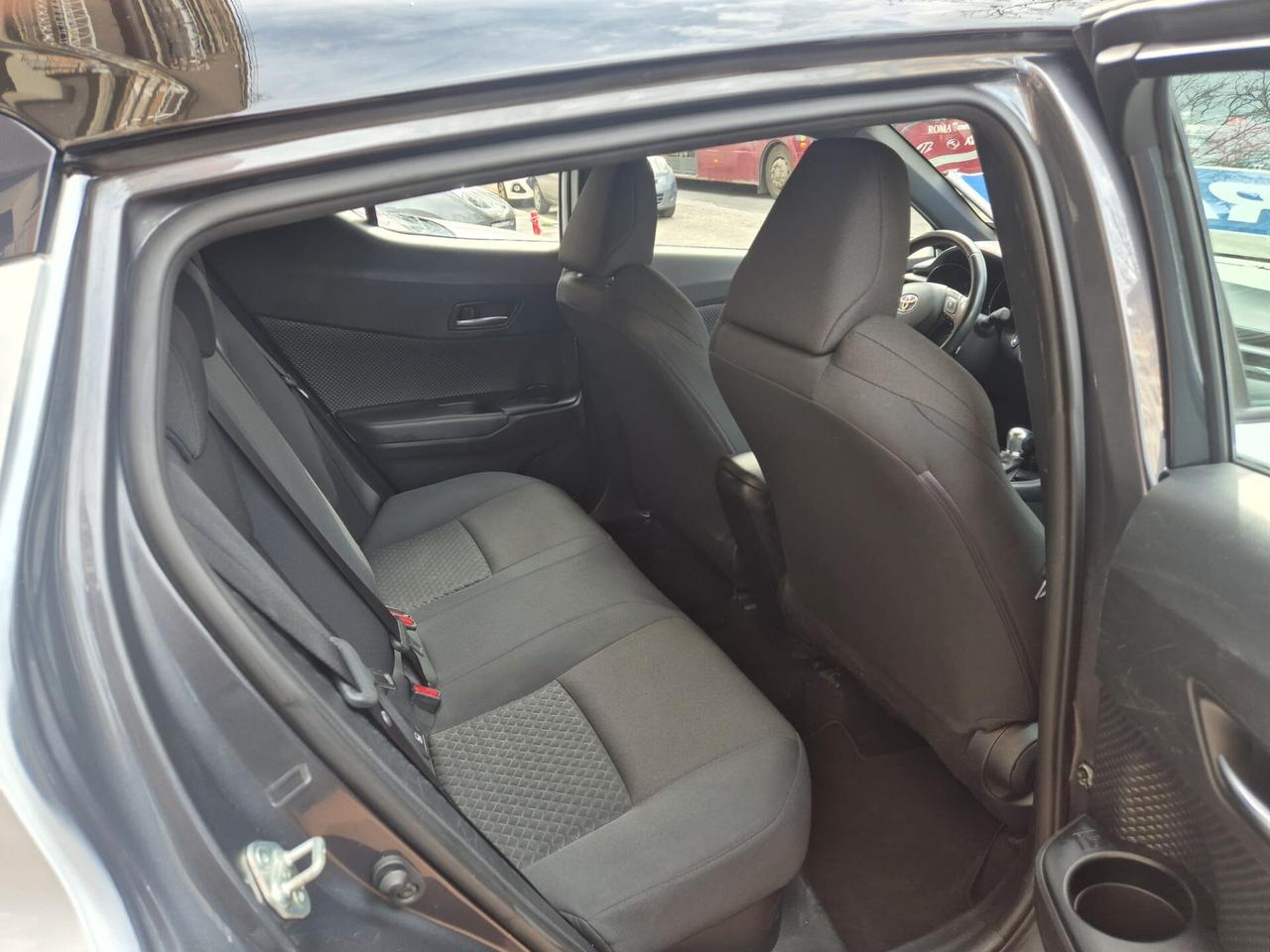 Toyota C-HR 1.8 Hybrid E-CVT Business