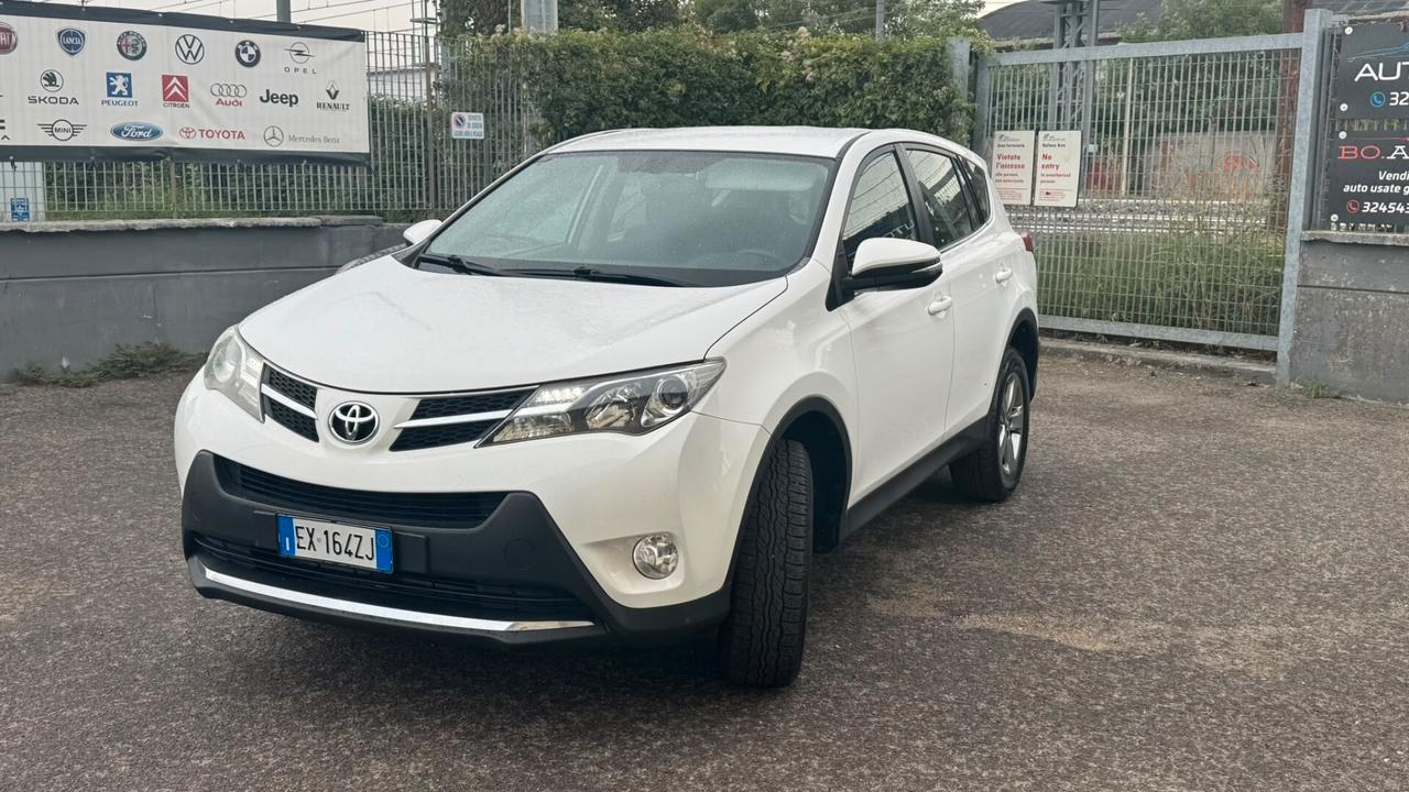 Toyota RAV 4 RAV4 2.0 D-4D 2WD Style White Ed.