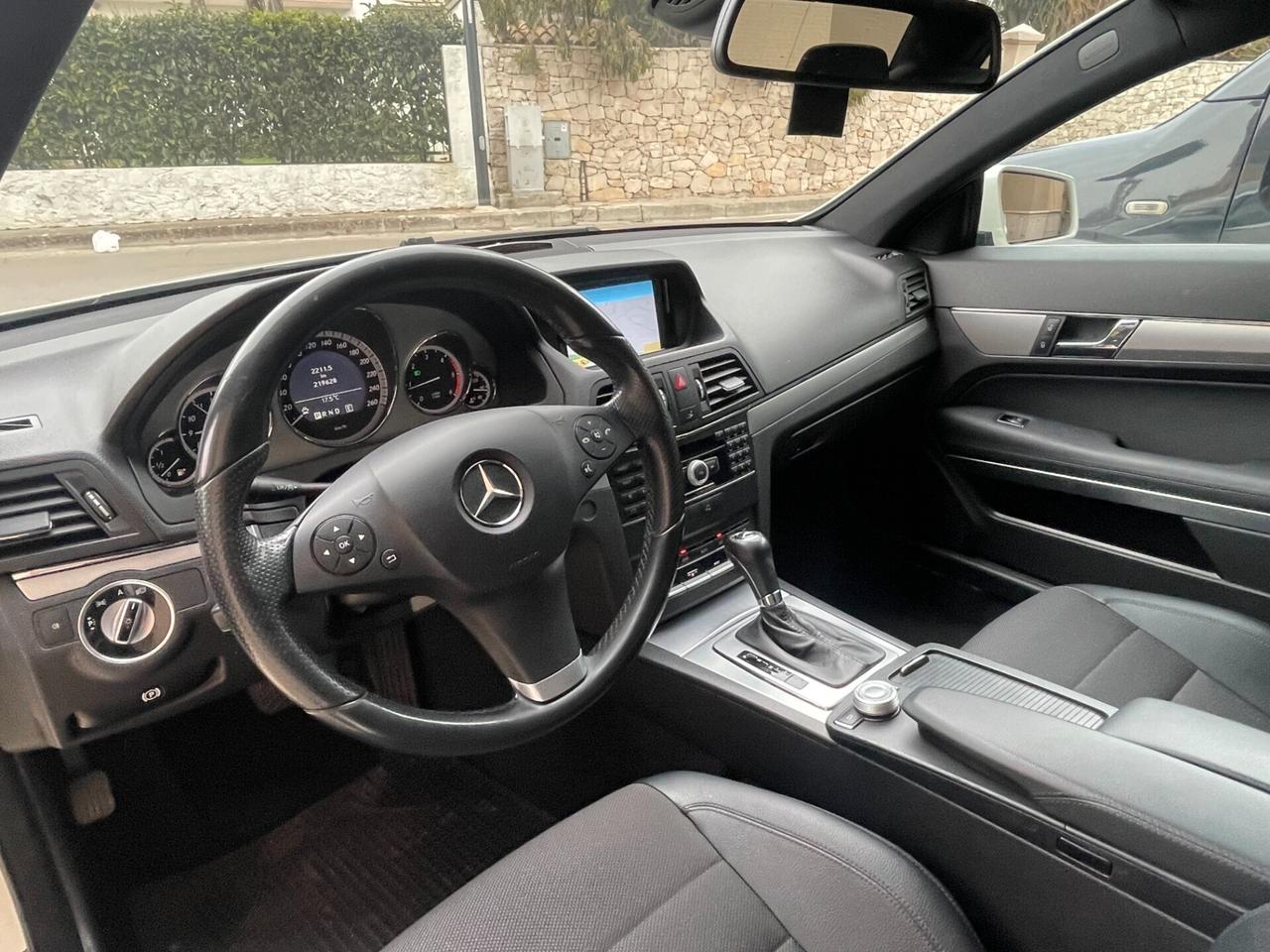 Mercedes-benz E 250 E 250 CDI Coupé BlueEFFICIENCY Avantgarde