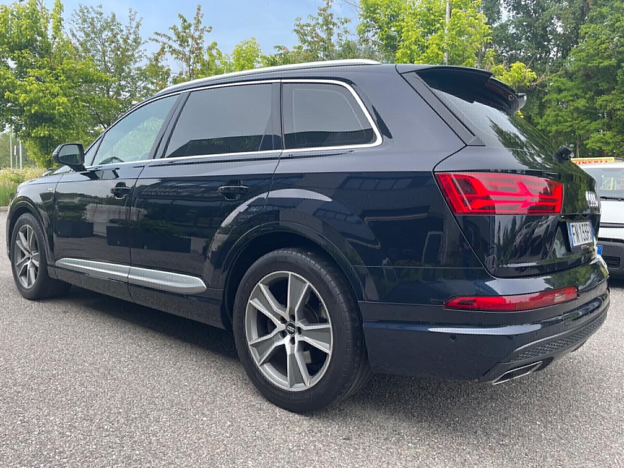 Audi Q7 3.0 TDI 272 CV quattro Automatik*S-line*Navi*Pelle*7 posti*