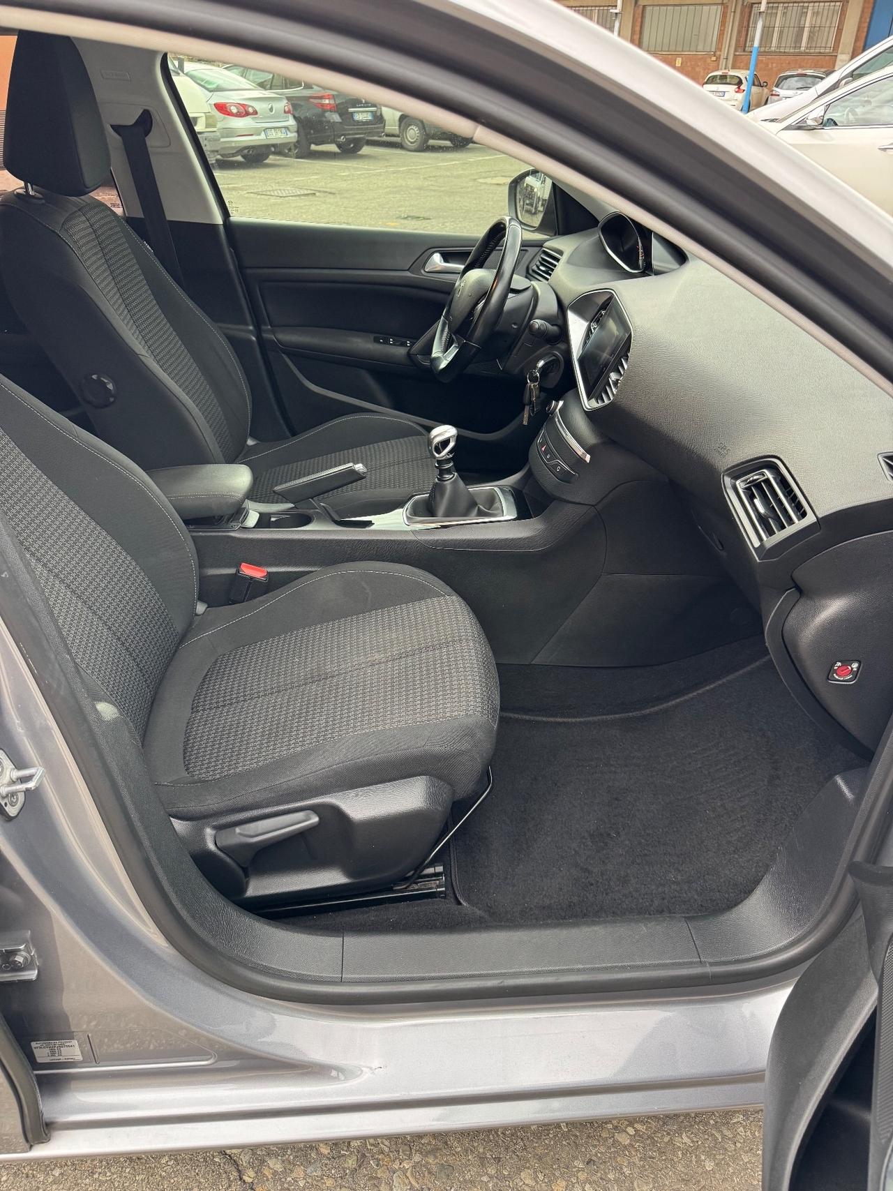 Peugeot 308 BlueHDi 130 S&S SW Allure