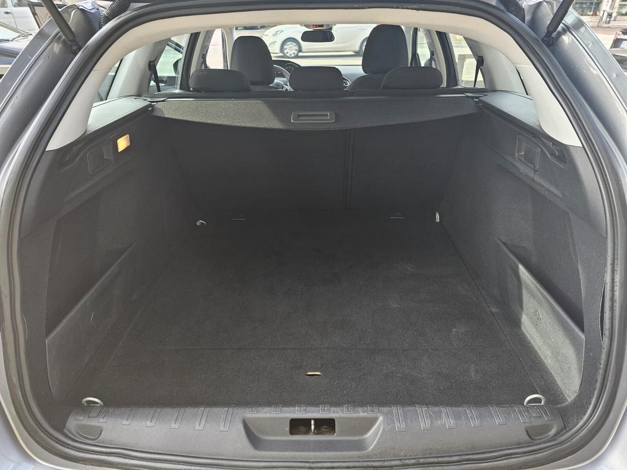 Peugeot 308 BlueHDi 120 S&S EAT6 SW Business