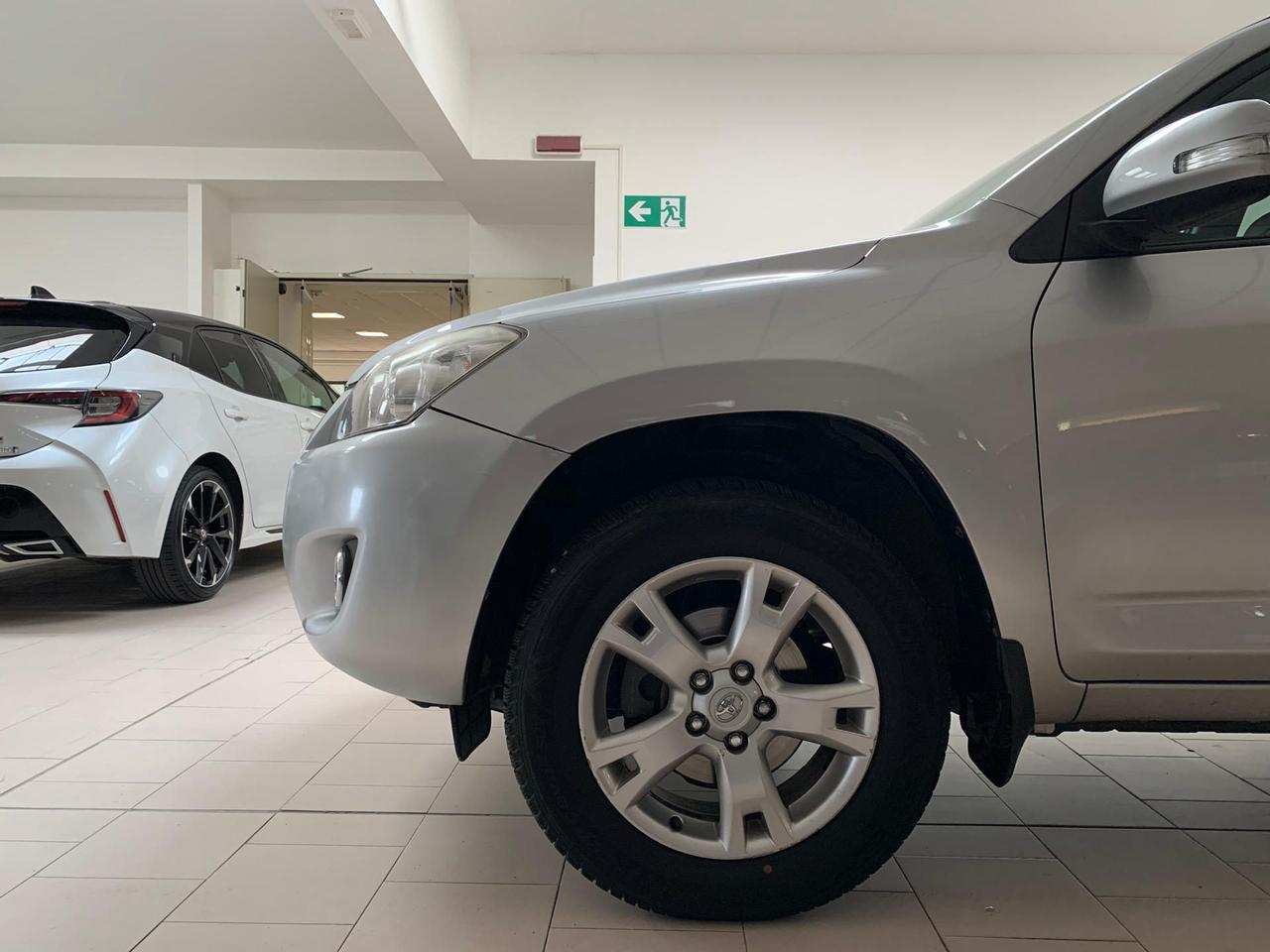 Toyota RAV4 2.2 d-4d Luxury 150cv dpf my09