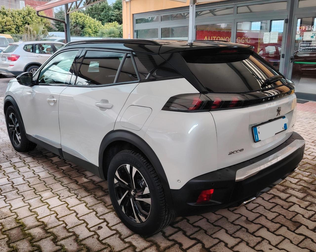 Peugeot 2008 PureTech 130 S&S GT-LINE