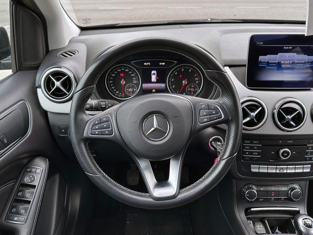 MERCEDES-BENZ B 180 Sport Tech