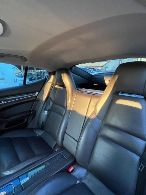 Porsche Panamera 3.0 Diesel allestimento gts Platinum Edition