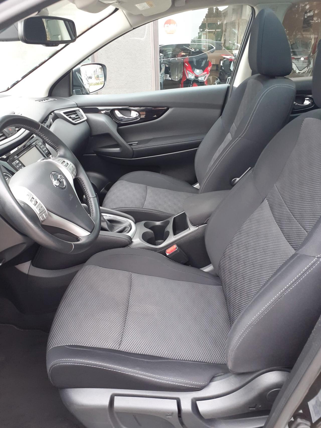 Nissan Qashqai 1.6 dCi 4WD Black Edition