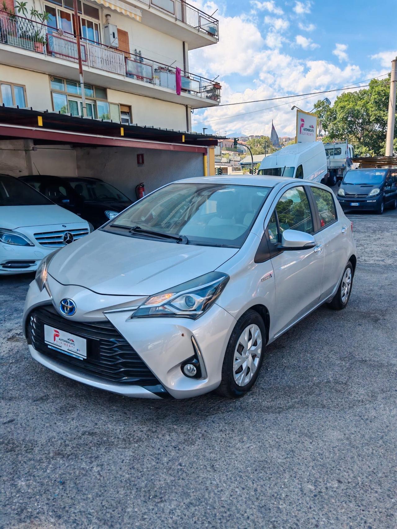 Toyota Yaris 1.5 Hybrid 5 porte Business
