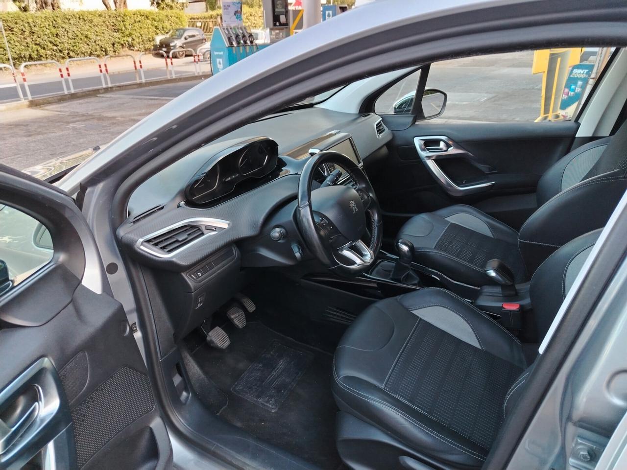 Peugeot 2008 BlueHDi 100 Allure