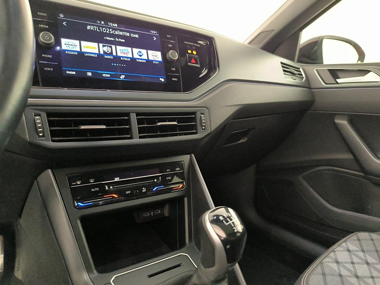Volkswagen Taigo 1.0 tsi r-line 110cv