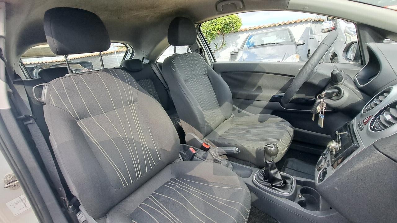 Opel Corsa 1.2 3 porte Sport Gpl