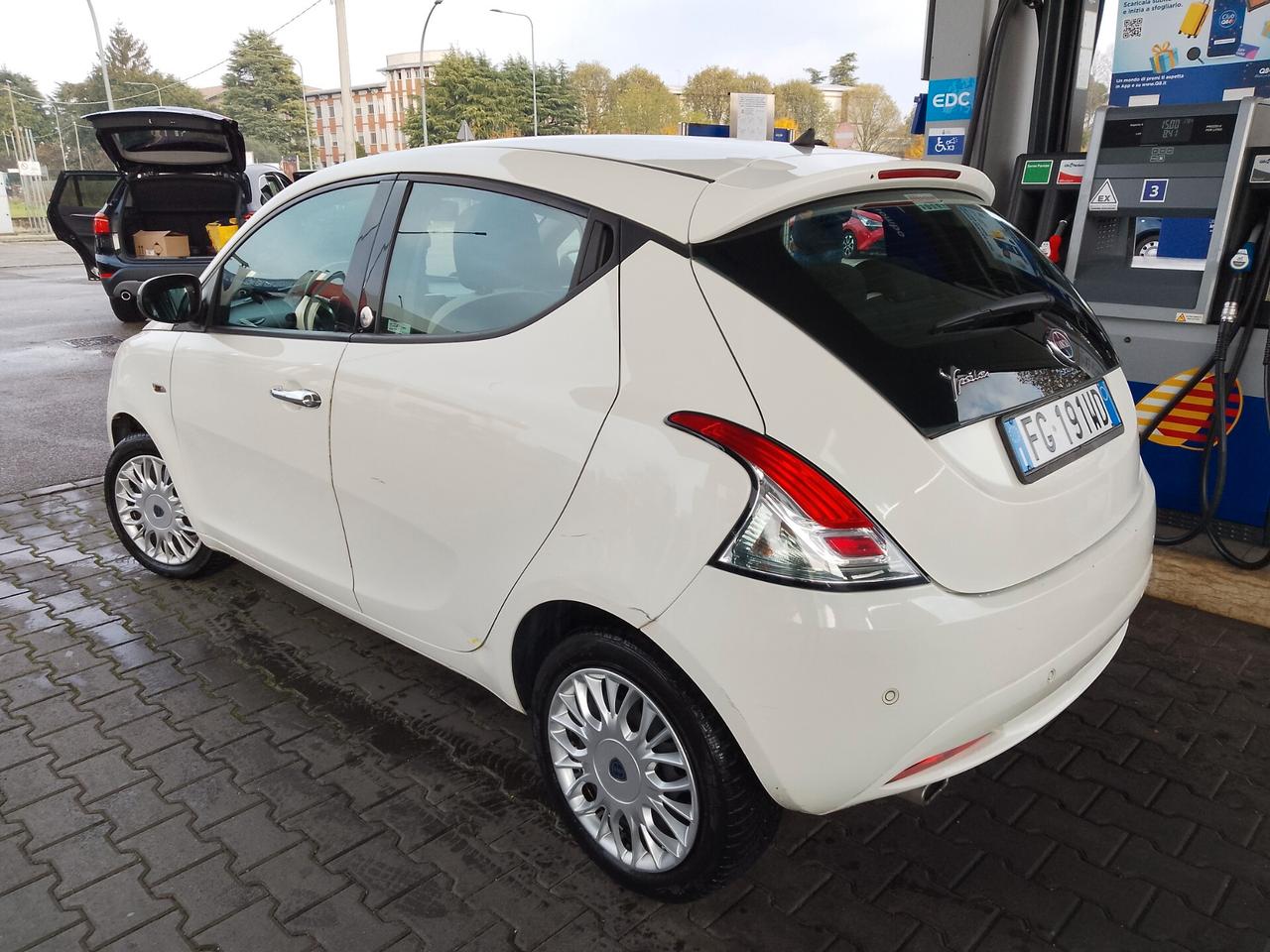 Lancia Ypsilon 1.2 69 CV 5 porte GPL Ecochic Platinum