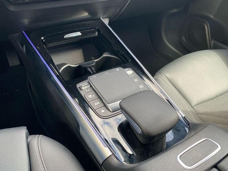 Mercedes-Benz EQB 300 Sport 4matic