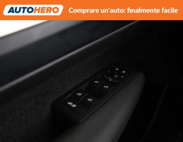 VOLVO XC40 B3 automatico Plus Black Edition