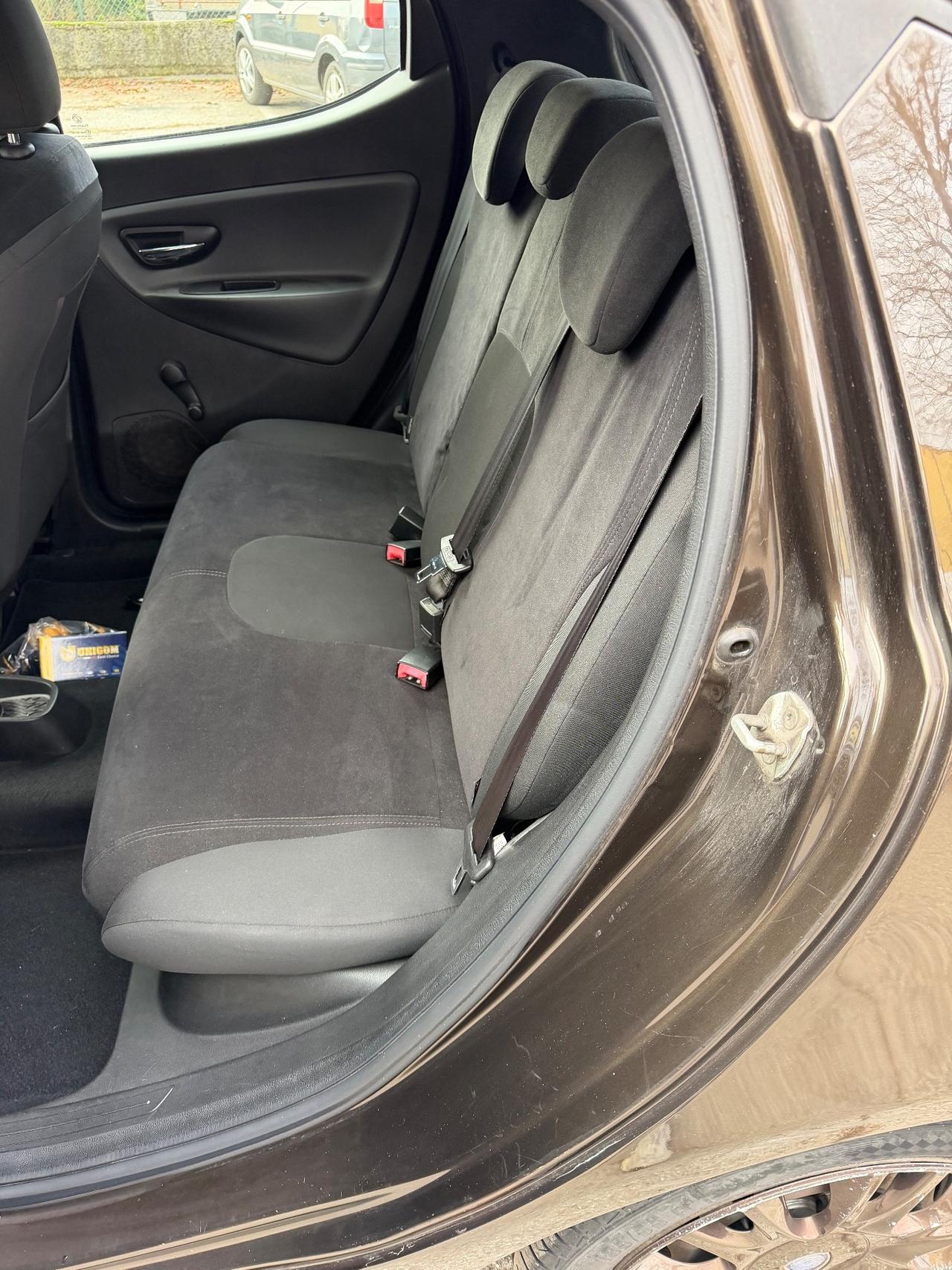 Lancia Ypsilon 1.2 69 CV 5 porte S&S Platinum