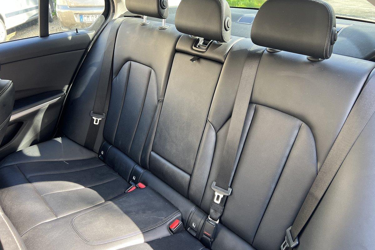 BMW 318d 48V Business Advantage