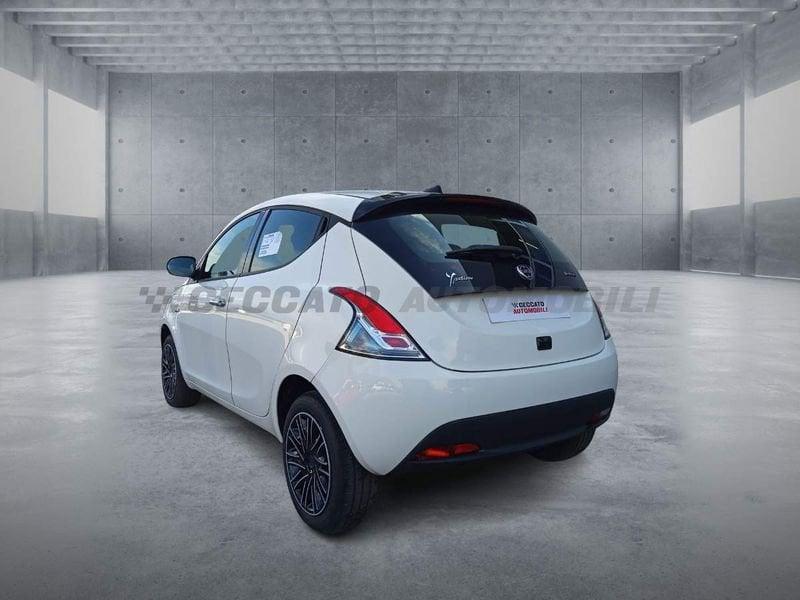 Lancia Ypsilon 1.0 firefly hybrid Gold s&s 70cv